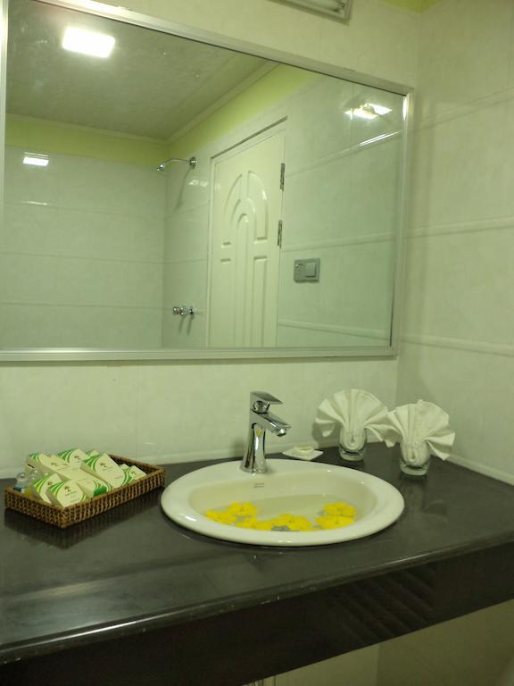 Jade Royal 3* Oattara Thiri